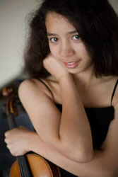 Lara1 2